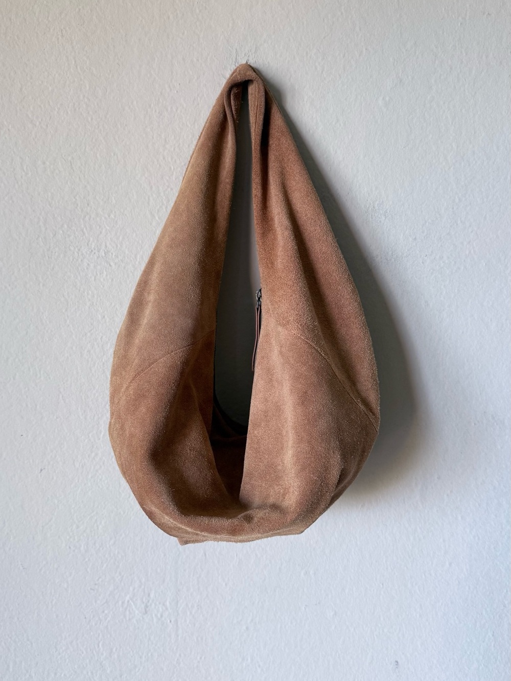 ASOS DESIGN Suede Slouchy Scoop Tote Bag in Tan- Brown - Picture 5 of 12